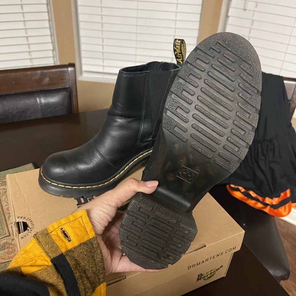 Used only a few times in great condition Dr Martens size 9 women